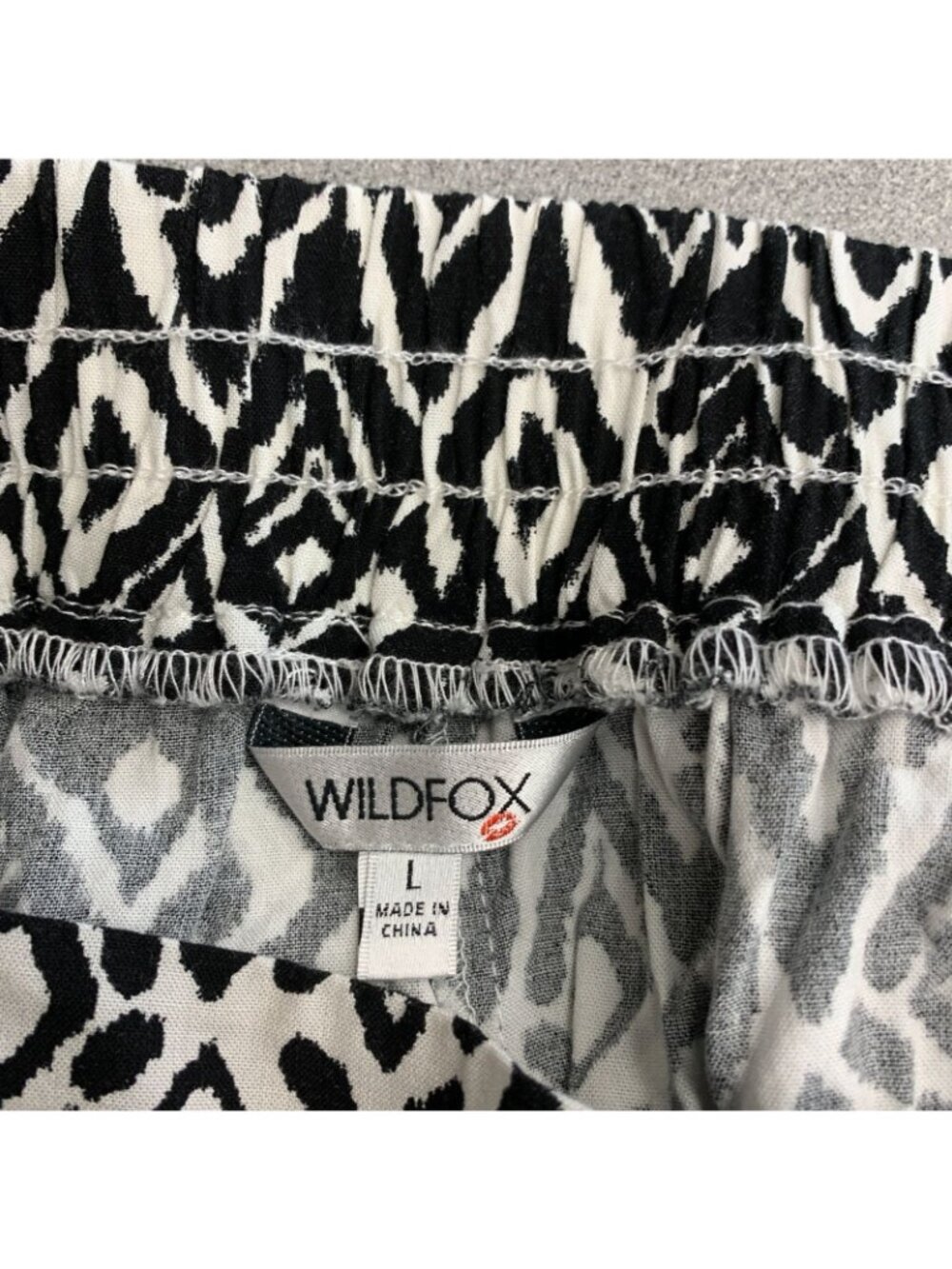 Wildfox Women's L Black & White Ikat Print Rayon Shorts M1164 - Picture 7 of 10